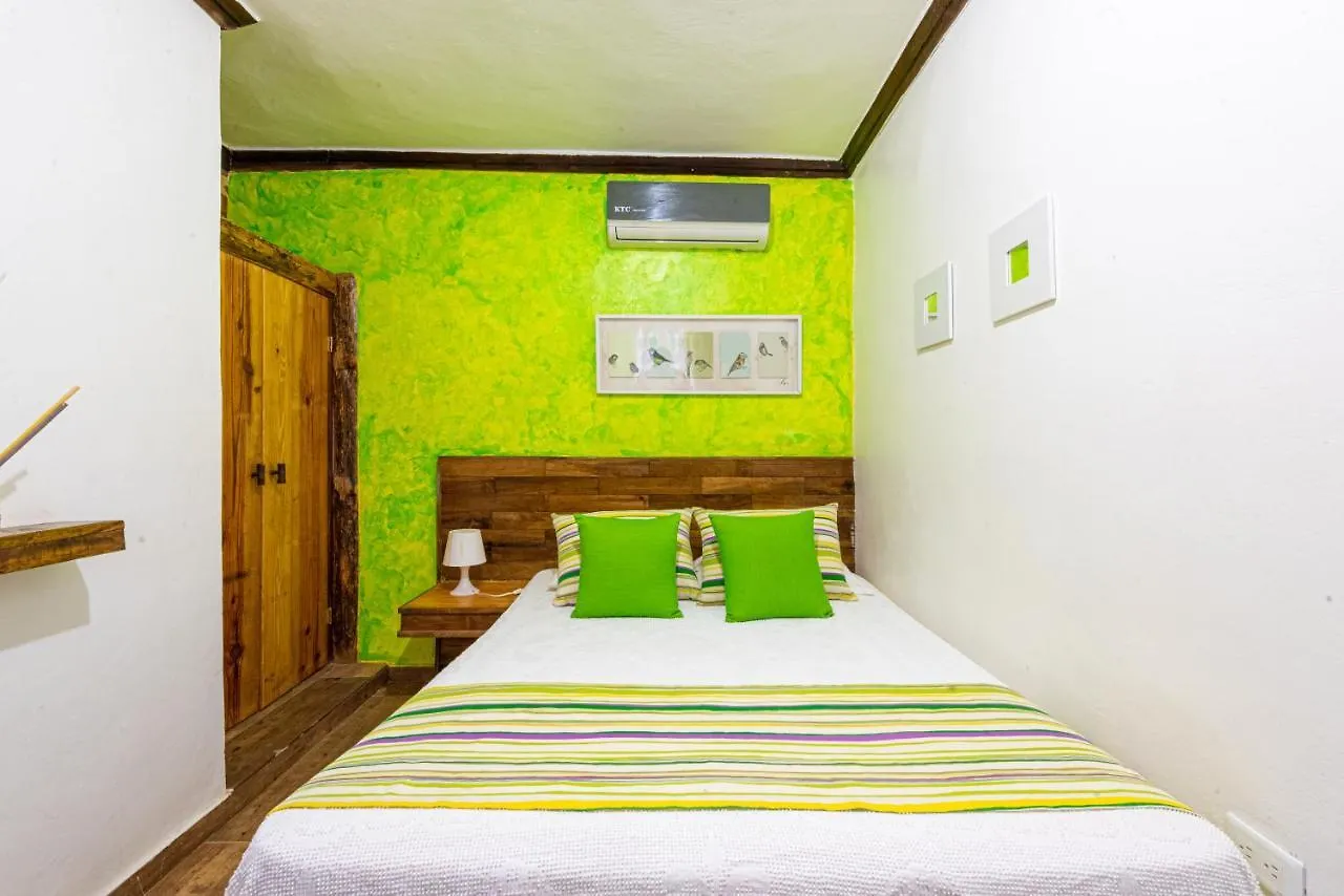 Vista De Aguilas Ecolodge Pedernales 0*,